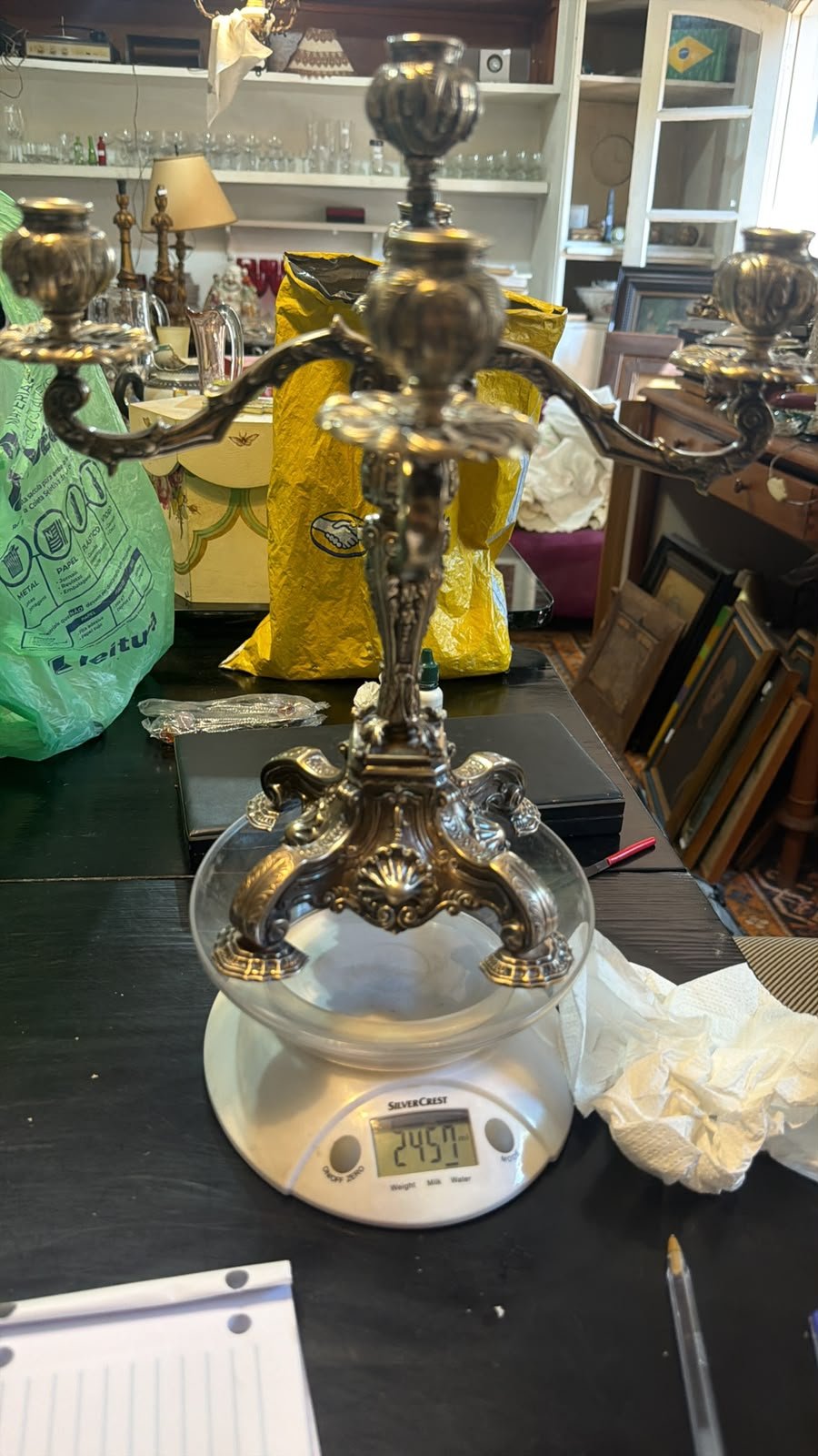 Candelabro antigo de prata avaliado pela Ivanovites